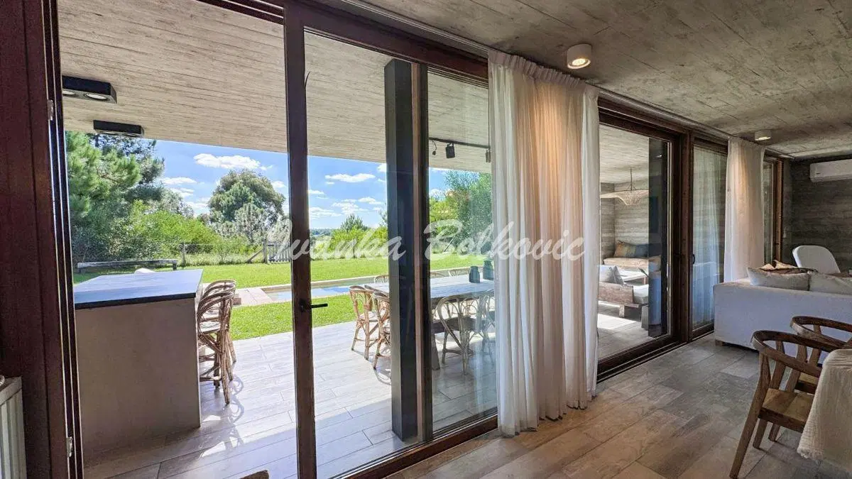 Casa Venta Costa Esmeralda Categoría Premium En Hormigón Piscina 2