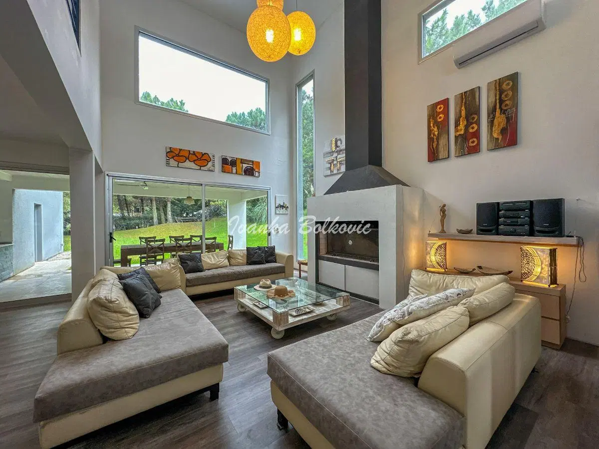 Casa Con 304 M2 - 5 Habitaciones En Venta Costa Esmeralda 3