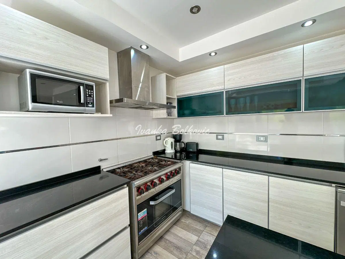Casa Venta Costa Esmeralda Fondo Con Espacio Verde Pileta Y Sumamente Disfrutable. 5