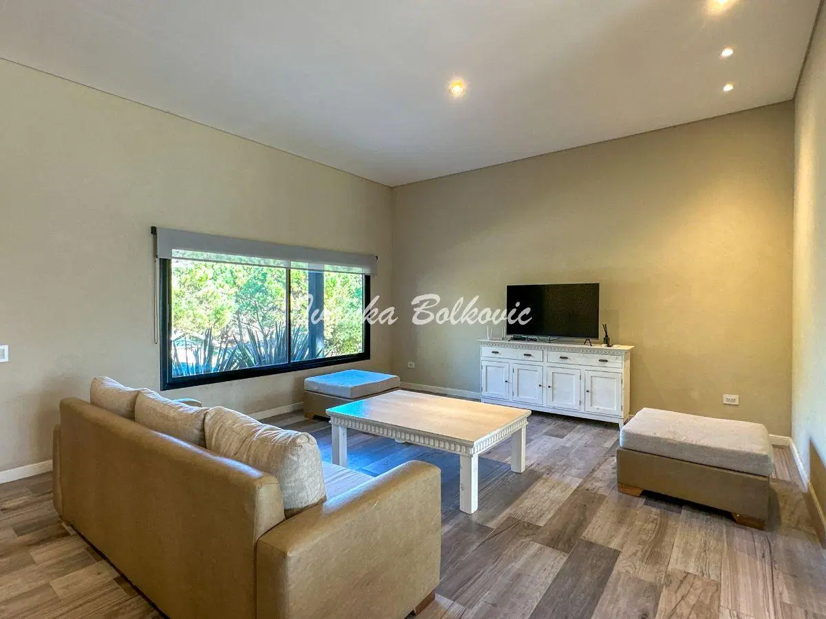 Venta Casa Con 270 M2 Y 4 Dorm. en Suite Costa Esmeralda 4