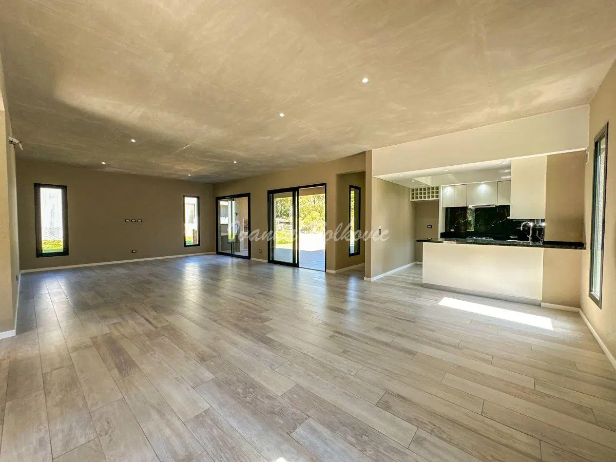 Casa en Venta con 277 m2 y 3 dormitorios en suite Costa Esmeralda 3