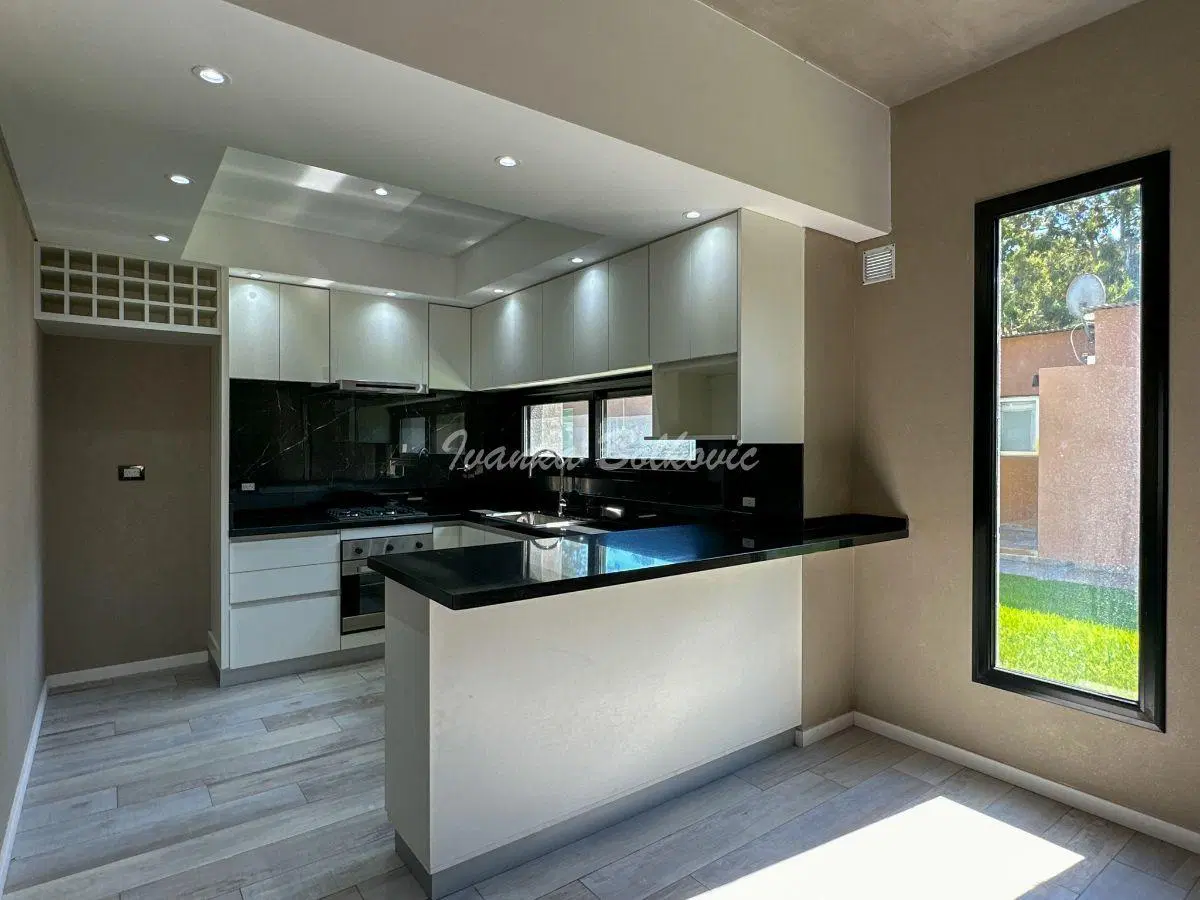 Casa en Venta con 277 m2 y 3 dormitorios en suite Costa Esmeralda 8