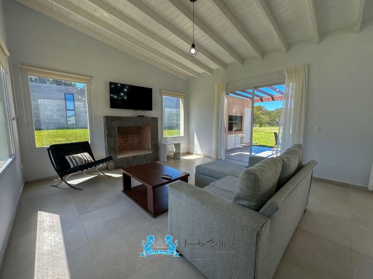 Casa Con 120 M2 Y 3 Dorm. En Venta Valor De Mercado Costa Esmeralda