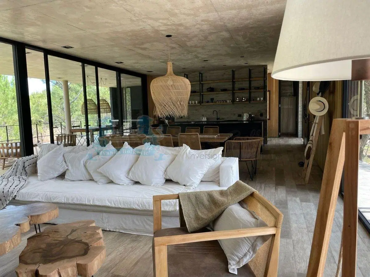 Venta Casa Estilo Hormigón Visto - Costa Esmeralda a Pasos del Mar 3