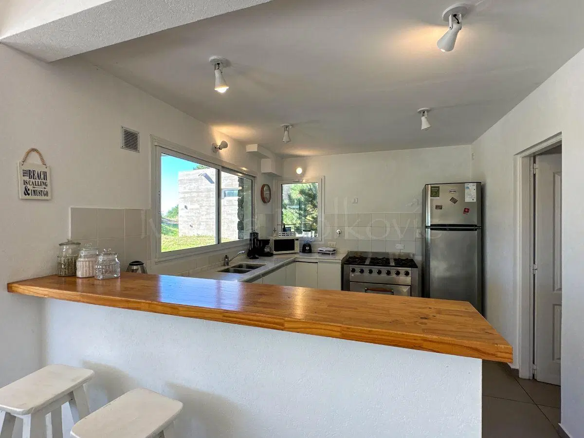 Venta Casa 288 M2 Costa Esmeralda Con Piscina Sobre Loma 2