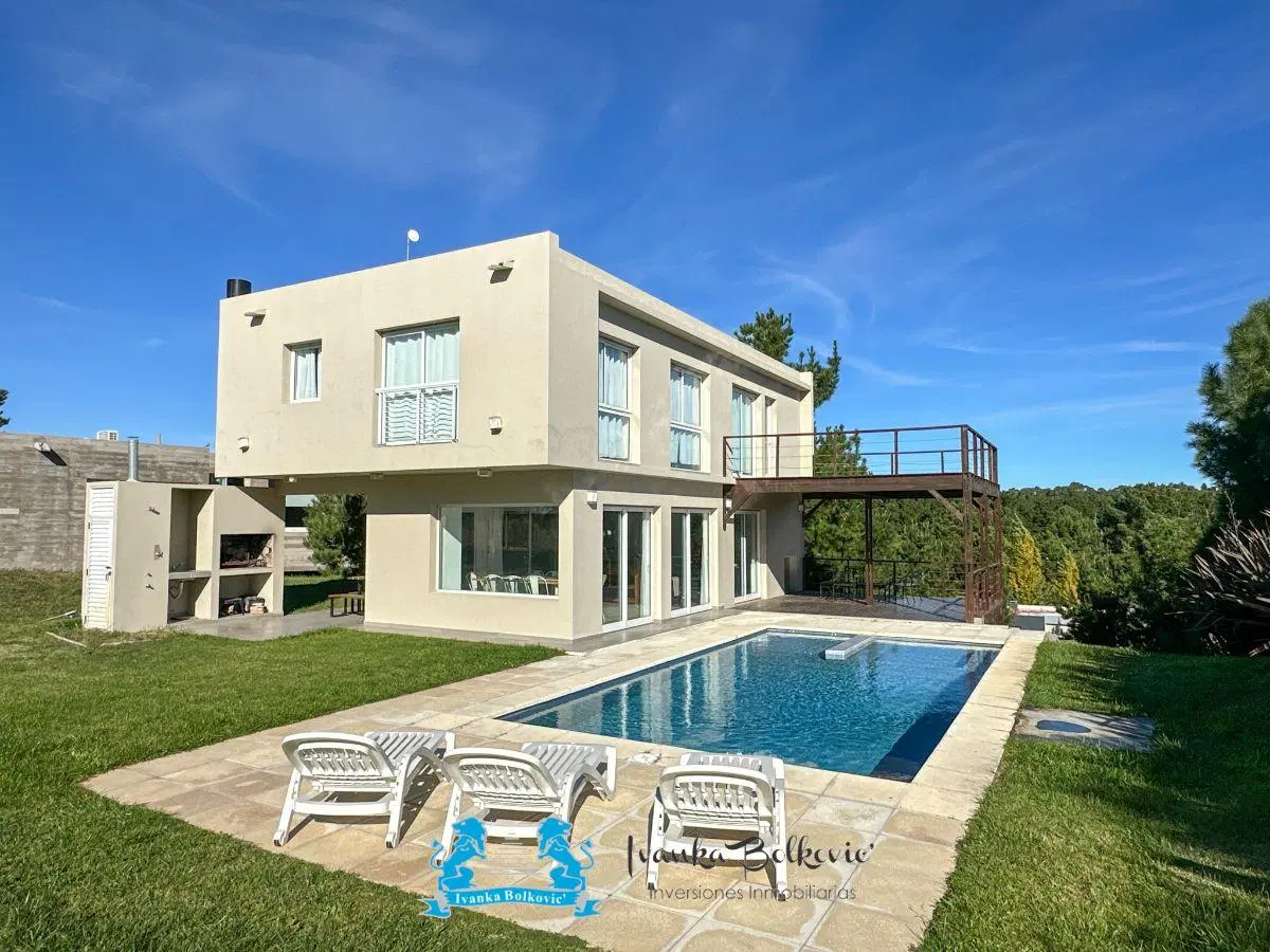Venta Casa 288 M2 Costa Esmeralda Con Piscina Sobre Loma 4