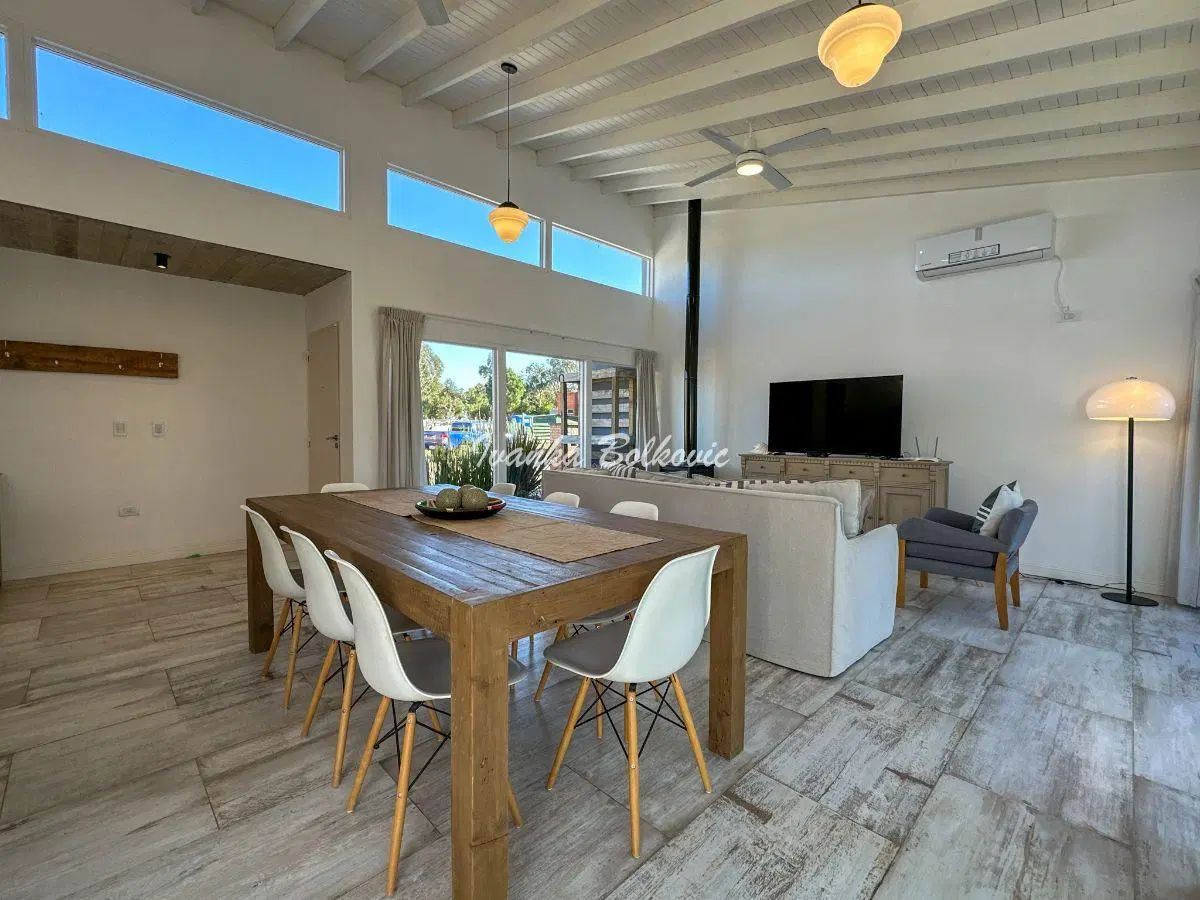 Venta Casa Con 218 M2 - 3 Dorm. Y Quincho Costa Esmeralda 2