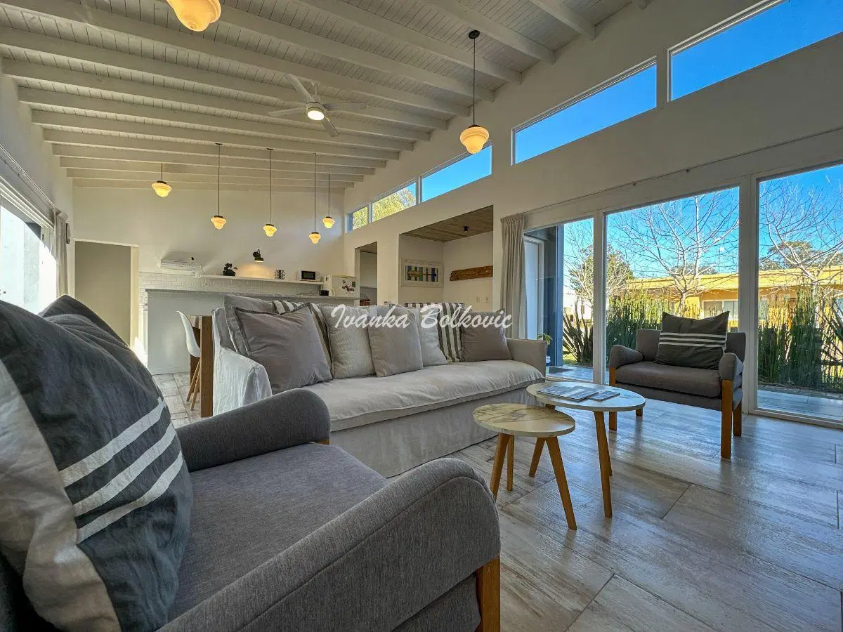 Venta Casa Con 218 M2 - 3 Dorm. Y Quincho Costa Esmeralda 8