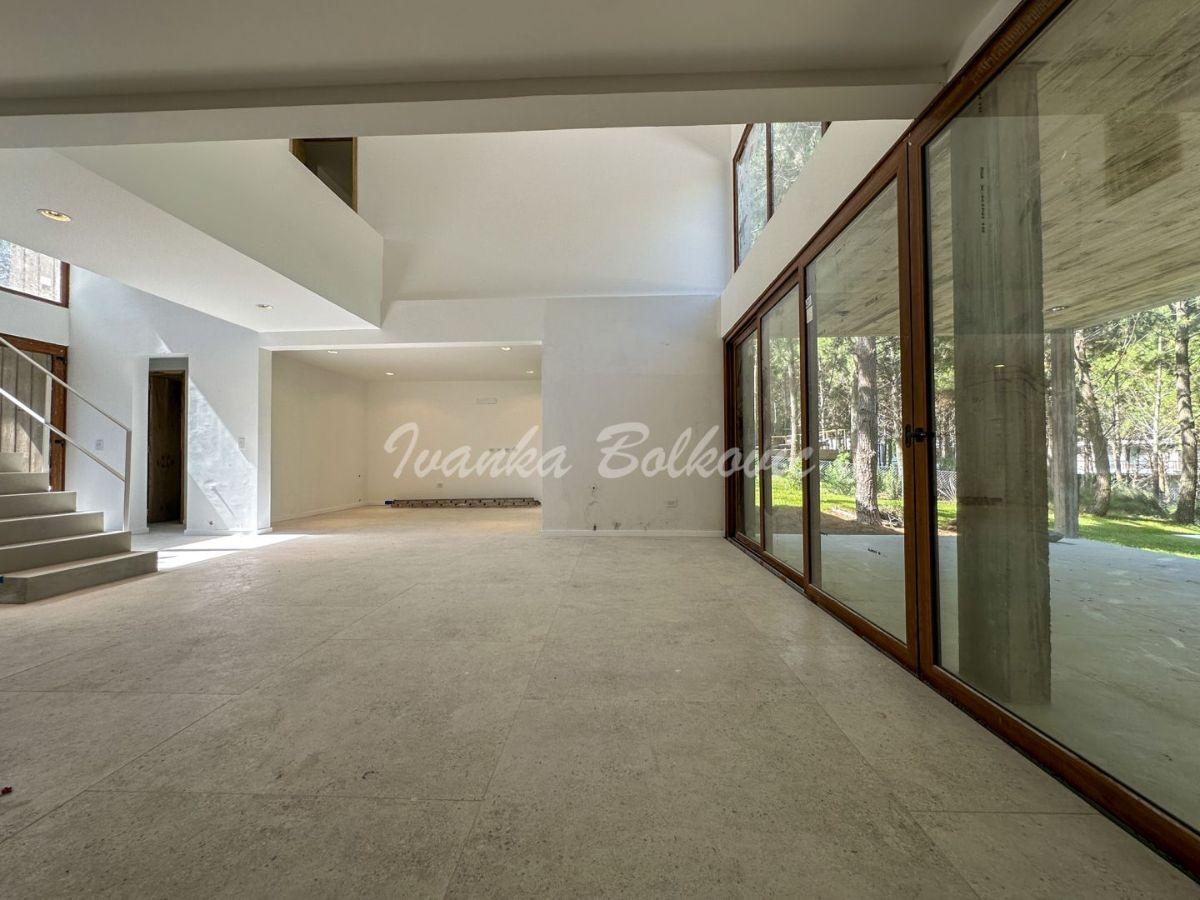 Foto de Venta Casa de 297 m² a Estrenar 5 Dorm. - 4 en Suite Costa Esmeralda, imagen 1