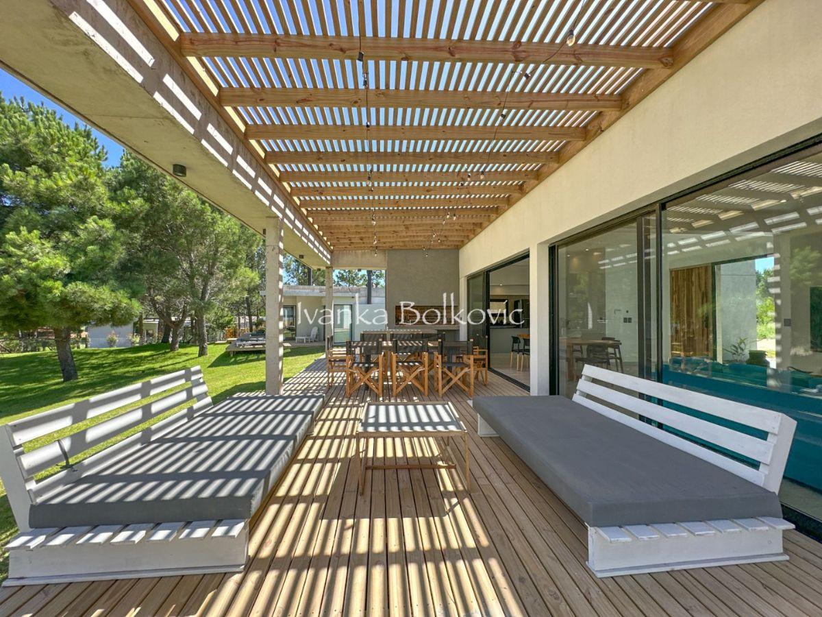 Foto de Venta Casa 4 dormitorios Gas Natural Costa Esmeralda Fondos Libres, imagen 4