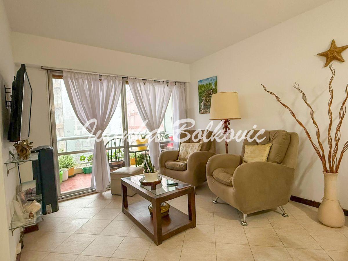 Foto de Venta Departamento de 3 dormitorios en pleno centro de Pinamar | A 2, imagen 2