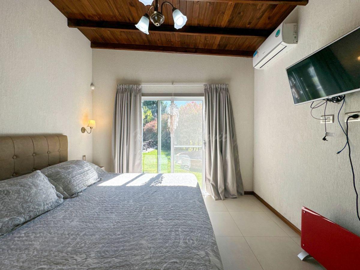 Foto de Alquiler Verano 2027 Casa 4 Dorm. (2 En Suite) Pileta Costa Esmeralda, imagen 4