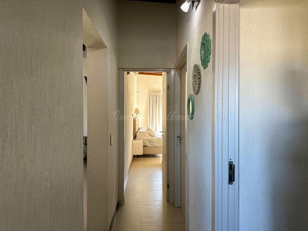 Foto de Alquiler Verano 2027 Casa 4 Dorm. (2 En Suite) Pileta Costa Esmeralda, imagen 2