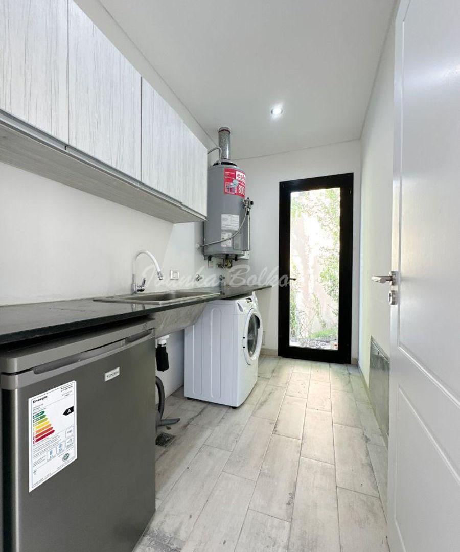 Foto de Alquiler Verano 2027 Casa 3 Dorm. Pileta Costa Esmeralda, imagen 3