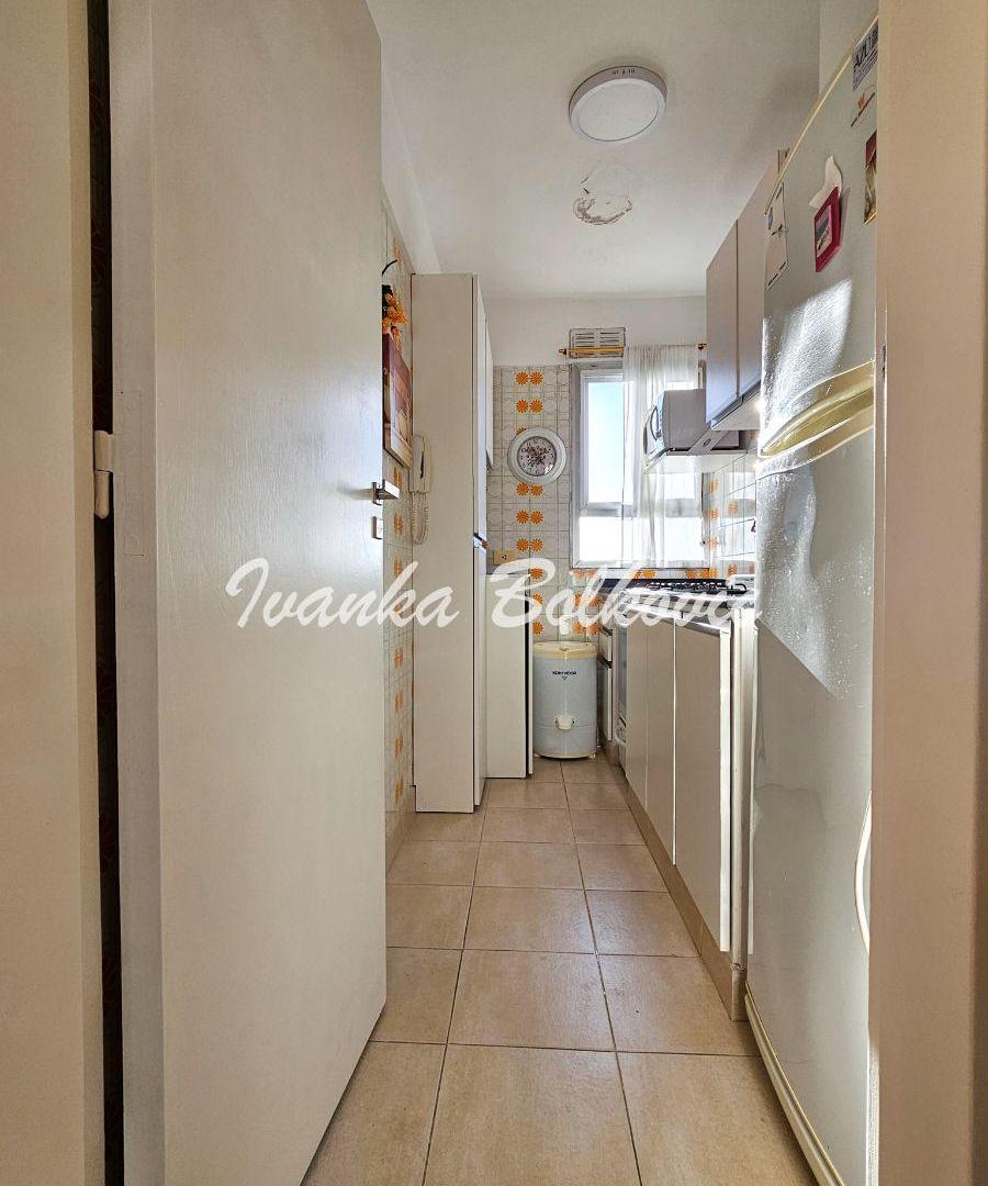 Foto de Venta Departamento Monoambiente con Cochera Pinamar Centro, imagen 4
