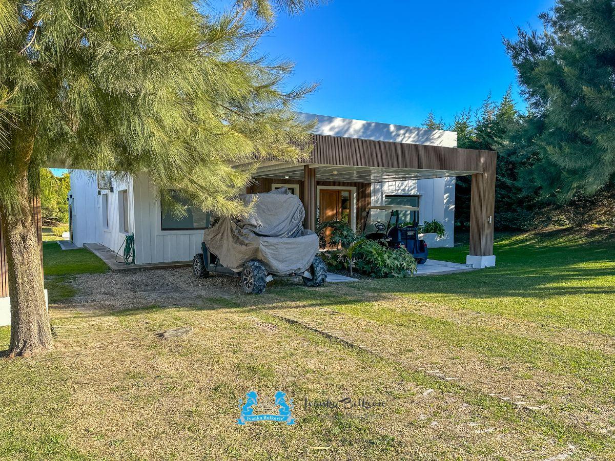 Venta Casa 5 Dormitorios - Gas Natural - Piscina Barrio Residencial Costa Esmeralda