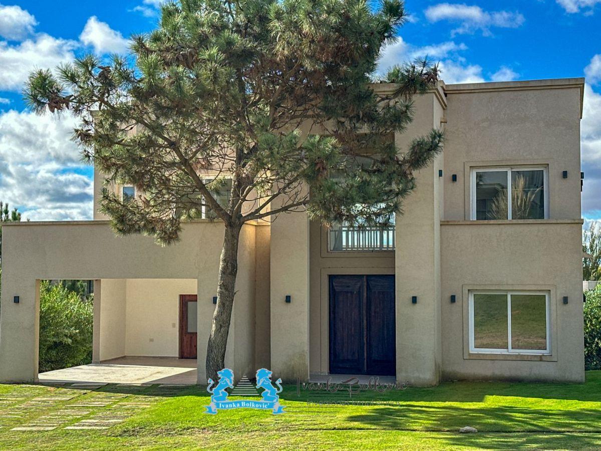 Foto de Venta Tremenda Casa 6 Dormitorios - 500 m² a Estrena Costa Esmeralda, imagen 2