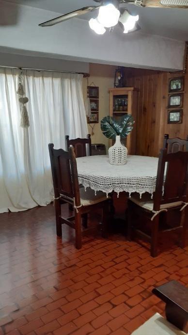 Casa Chalet en Venta Multifamiliar - 8 Ambientes con Jardín en Tigre/ Tigre Centro 3