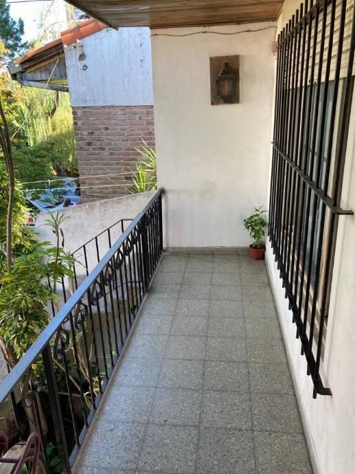 Casa Chalet en Venta Multifamiliar - 8 Ambientes con Jardín en Tigre/ Tigre Centro 5
