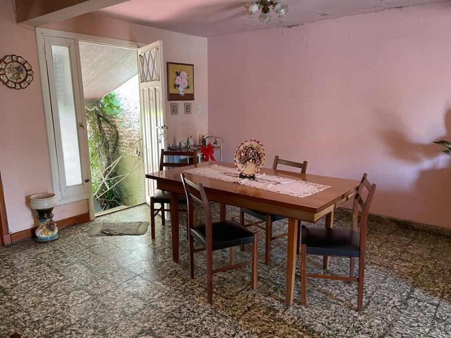 Casa en Venta Multifamiliar - 5 Ambientes con Cochera y Patio en Tigre/ Tigre Centro 3