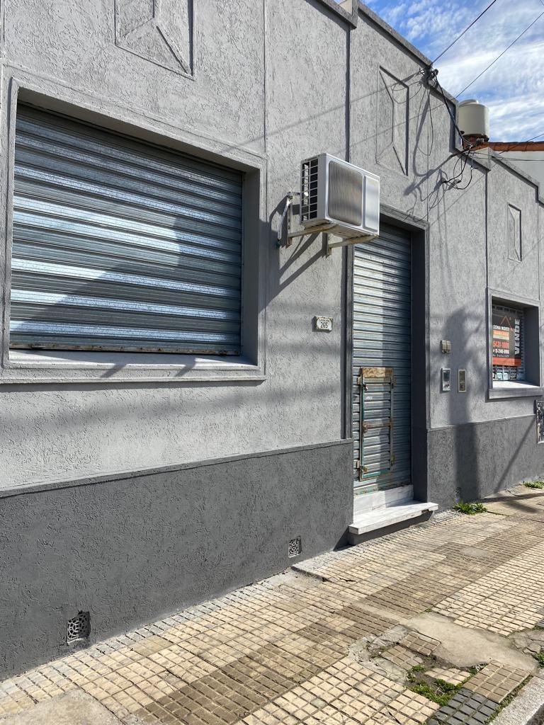 Casa en Venta con Local - 3 Ambientes con Jardín en Tigre 2