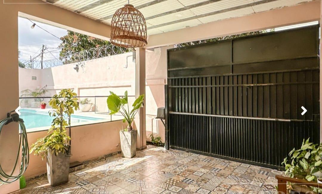 Casa con Local en Venta 4 Ambientes con Parque y Pileta en Tigre Centro 2