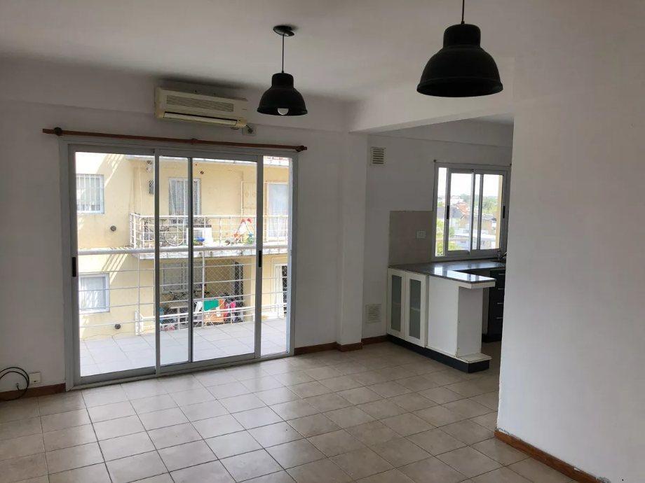 Departamento en Venta - 2 Ambientes con Cochera en San Fernando Centro 3