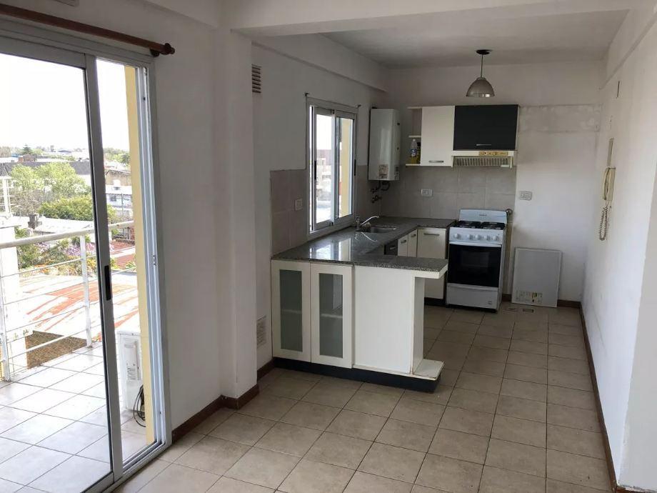 Departamento en Venta - 2 Ambientes con Cochera en San Fernando Centro 1
