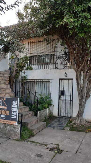 Casa Chalet en Venta Multifamiliar - 8 Ambientes con jardín en Tigre/ Tigre Centro