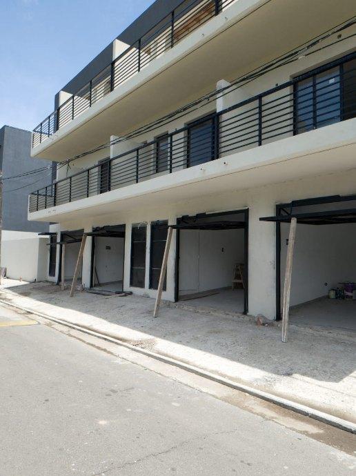 Triplex en venta estreno 4 ambientes con cochera en Tigre Centro