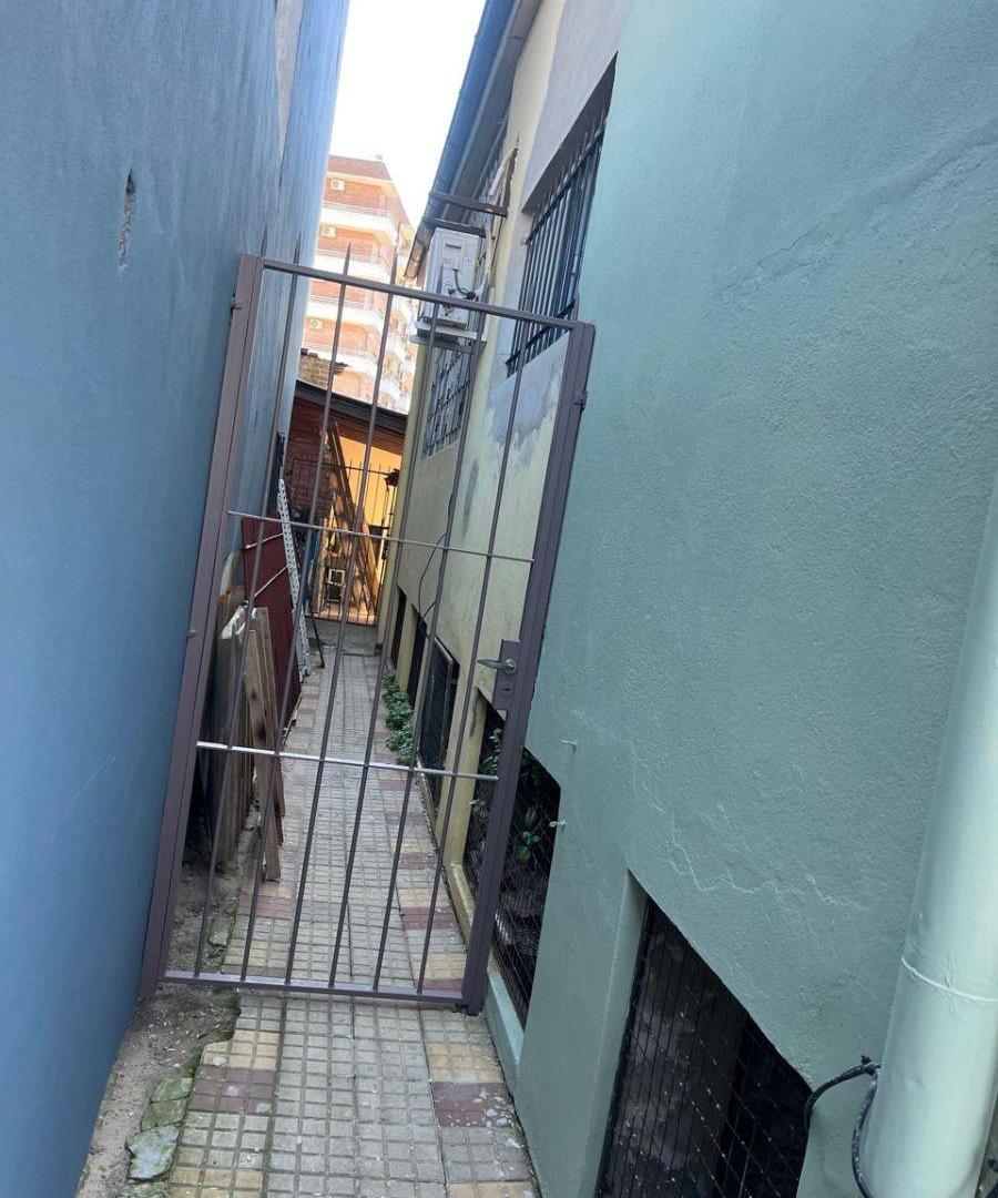 Foto de Casa de epoca restaurada 4 Ambientes con galeria y cochera Tigre Centro, imagen 2