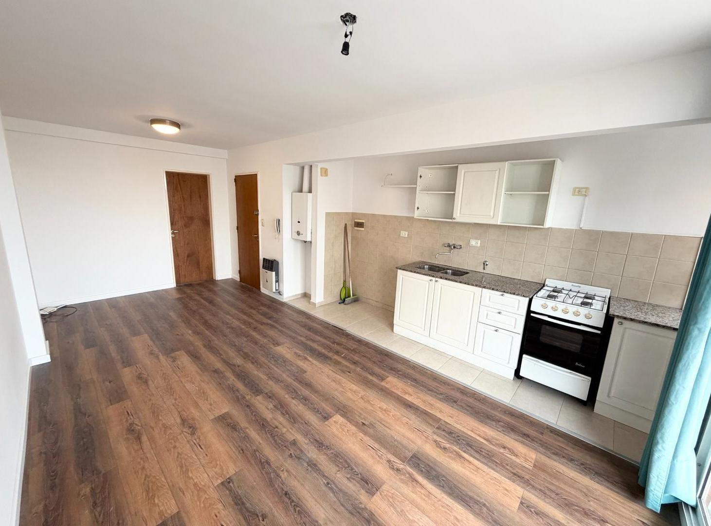 Foto de ALQUILER Semipiso 1 Dormitorio con Cochera | Urquiza 2100, imagen 4