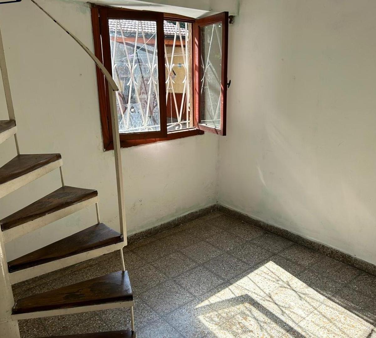 Venta Casa 4 Ambientes con Quincho y Patio en Lanús