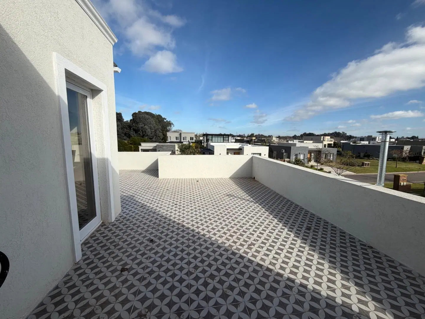 Venta casa 5 ambientes en San Ramón Pilar del Este 3