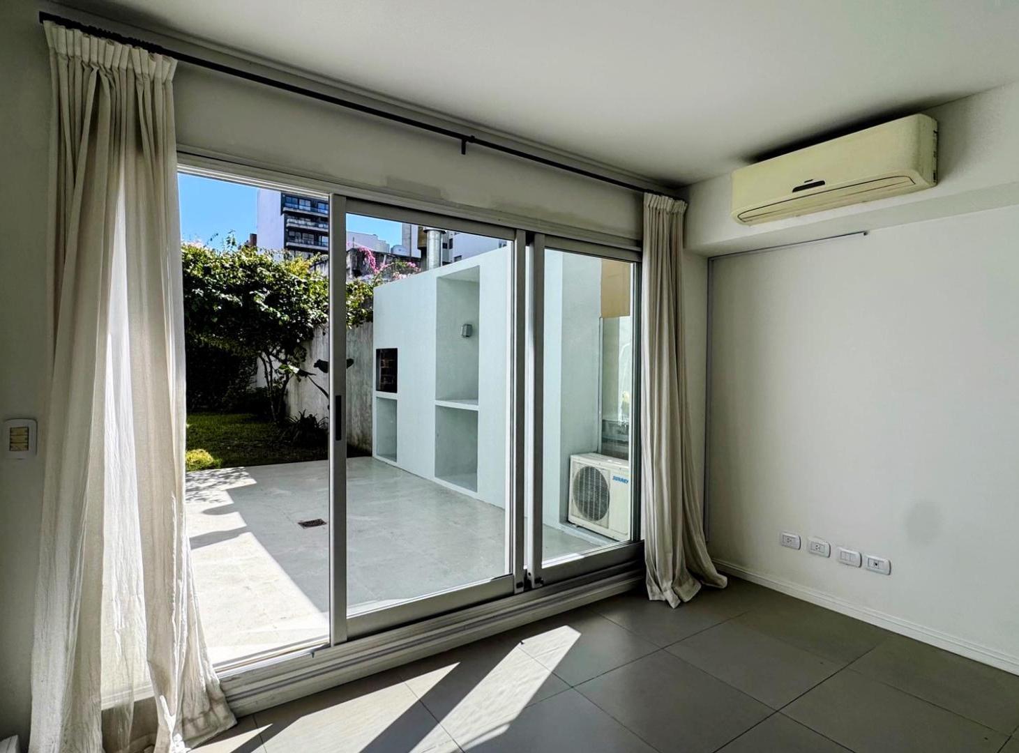 Foto de Venta duplex 3 amb tipo casa con jardín y cochera en Coghlan, imagen 3