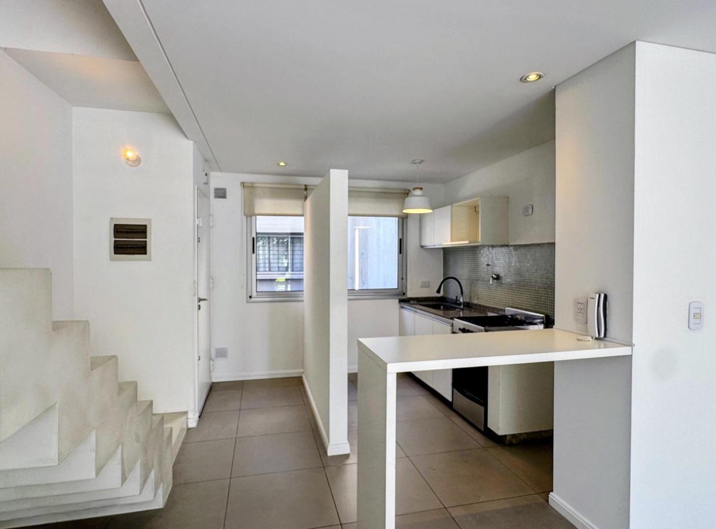 Foto de Venta duplex 3 amb tipo casa con jardín y cochera en Coghlan, imagen 5