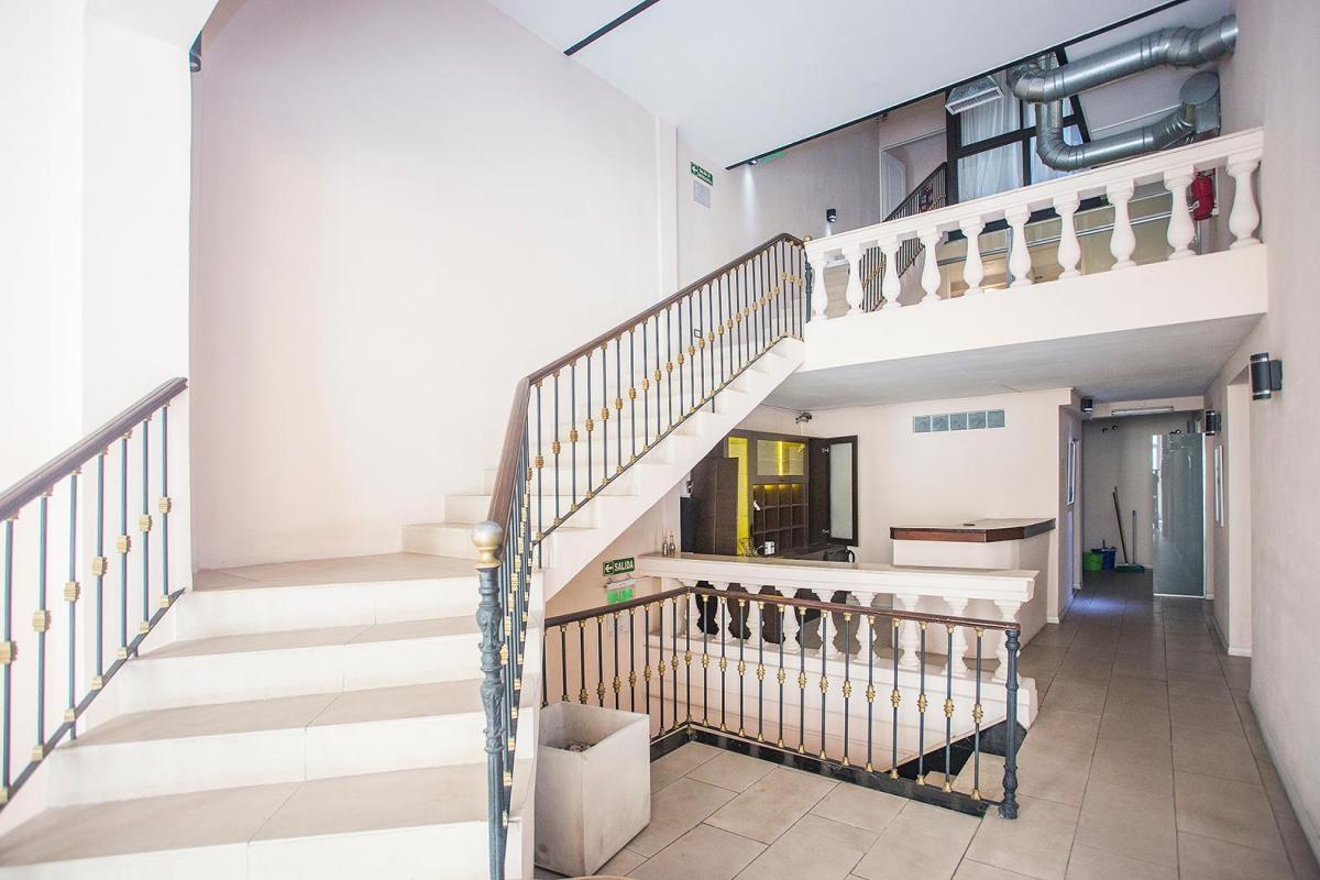 Venta con Renta Reciclada con Habilitación Para Centro de Estética y Consultorio en Constitución 2