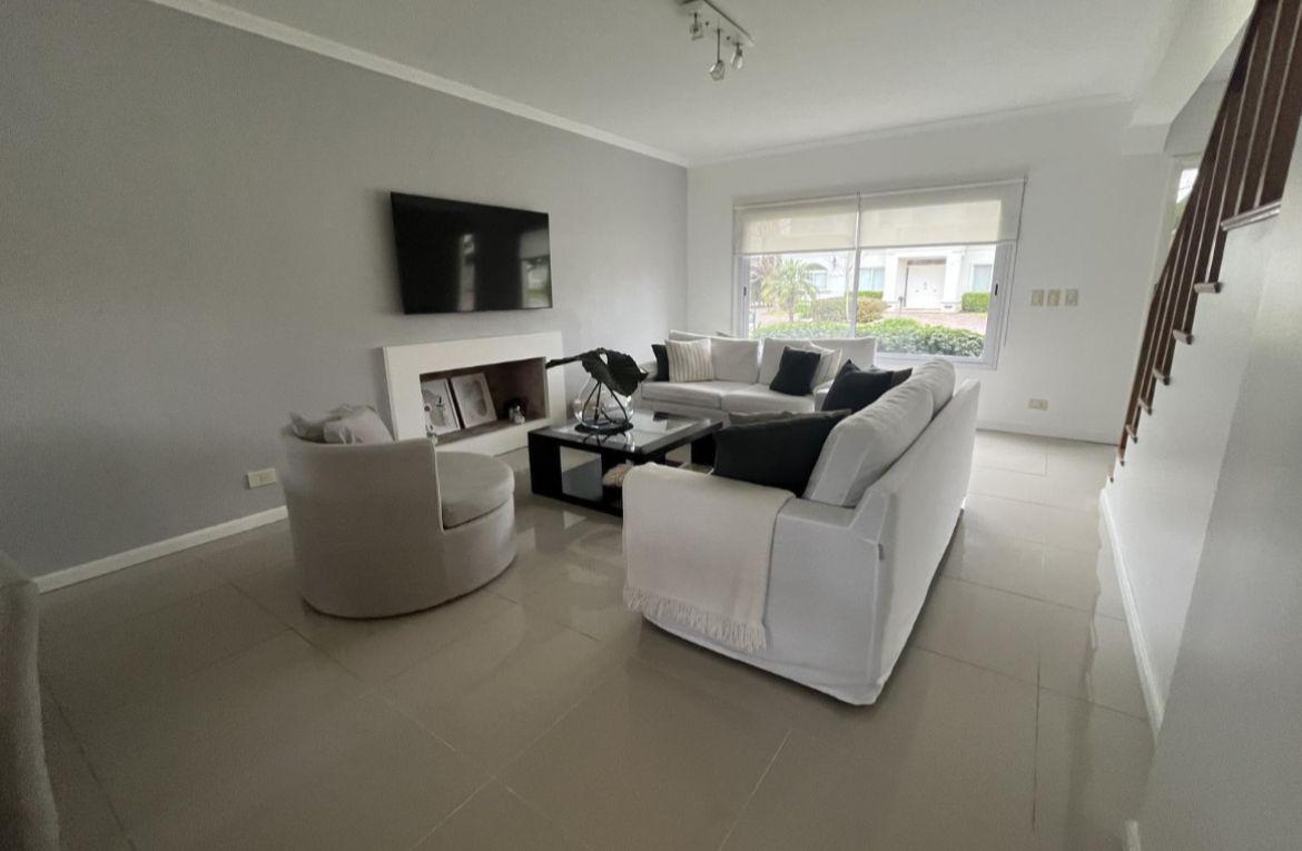 Casa en Venta con vista al Lago Central en el Barrio Los Alisos Nordelta Tigre