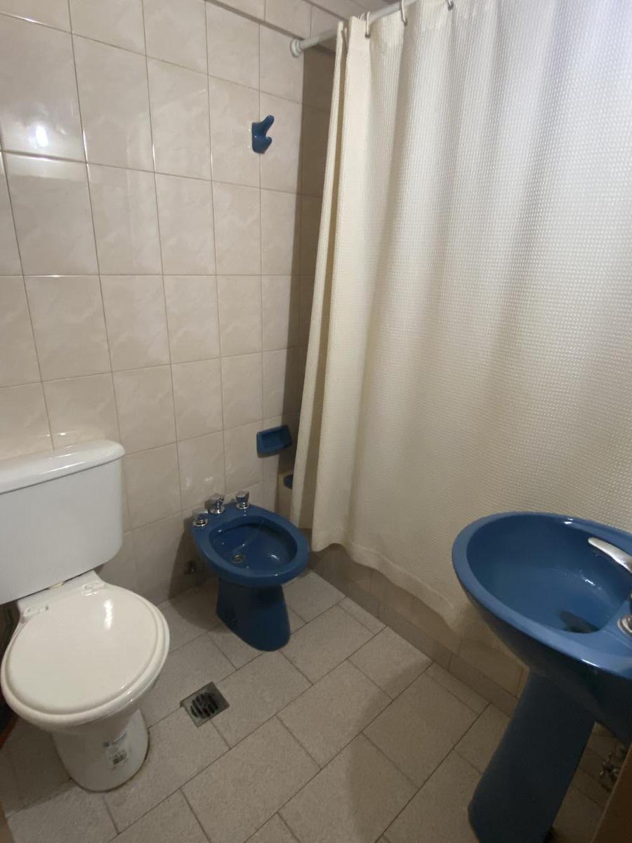 Venta Oficina / Departamento 5 Ambientes o Posibidad de Dos Unidades en Recoleta 4
