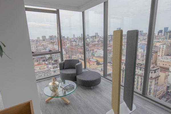 Venta exclusiva oficina en piso alto con 72,80m², planta libre a estrenar, en San Nicolás / Centro