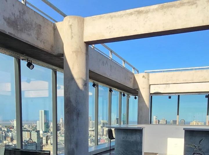 Venta exclusiva oficina en piso alto con 72,80m², planta libre a estrenar, en San Nicolás / Centro