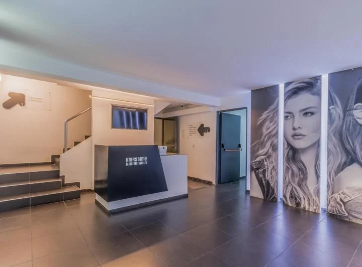 VENTA IMPORTANTE PROPIEDAD COMERCIAL DE DOBLE FRENTE CON PORTÓN LEVADIZO PARA CAMIONES, EN ALMAGRO 5