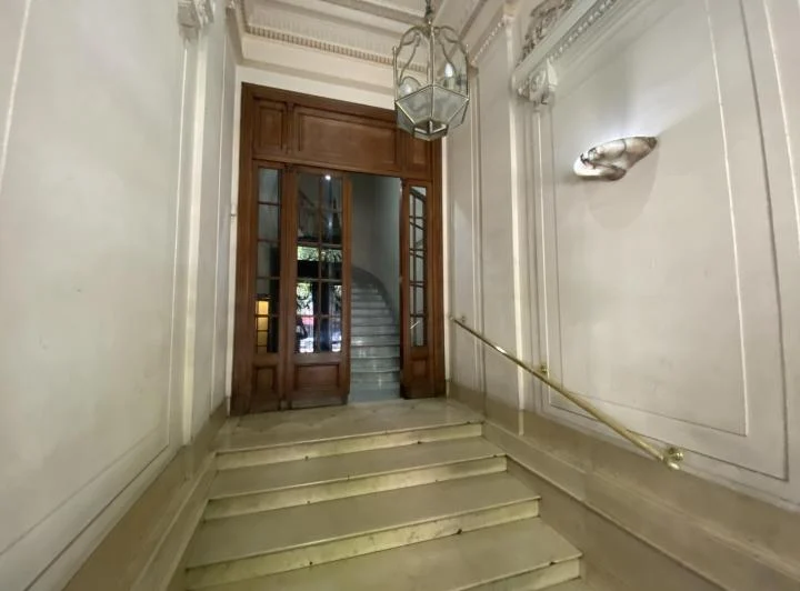 VENTA PISO DEPARTAMENTO 5 AMBIENTES CON DEPENDENCIAS EN RECOLETA 2