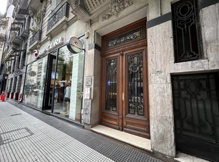 VENTA PISO DEPARTAMENTO 5 AMBIENTES CON DEPENDENCIAS EN RECOLETA 3