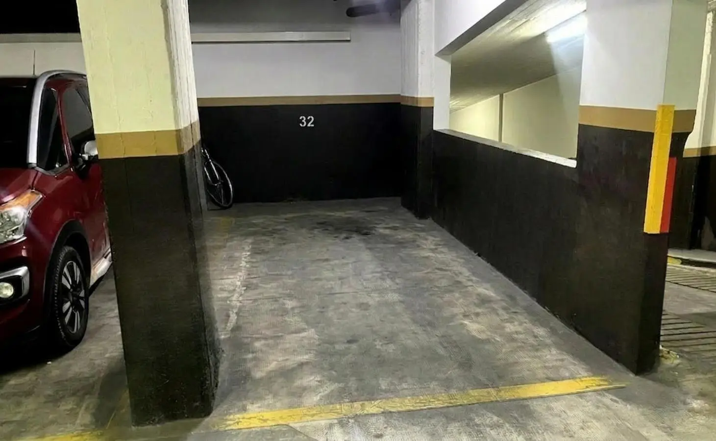 VENTA COCHERA SOBRE CORONEL DIAZ ENTRE JUNCAL Y BERUTI EN BARRIO NORTE 3