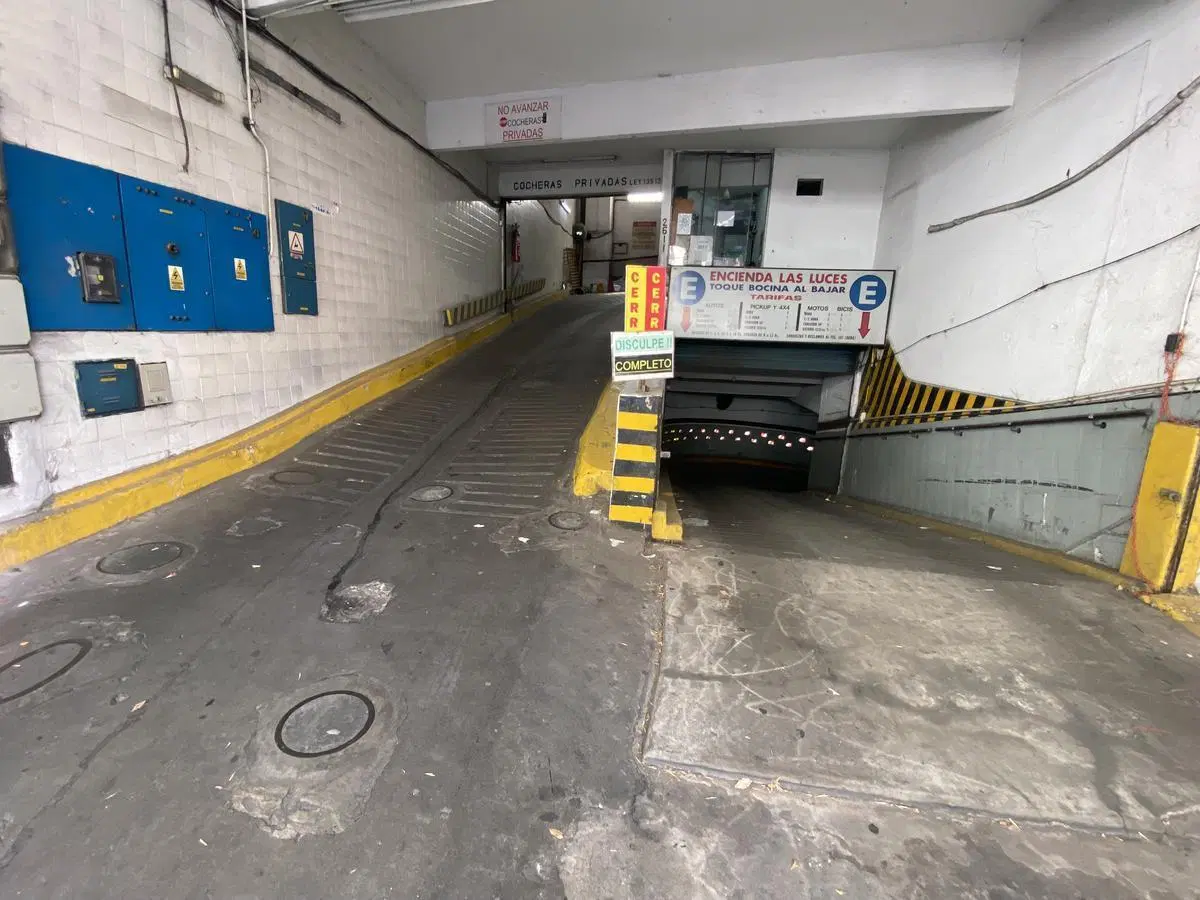 Venta cochera fija y cubierta por rampa en Barrio Norte / Recoleta 2