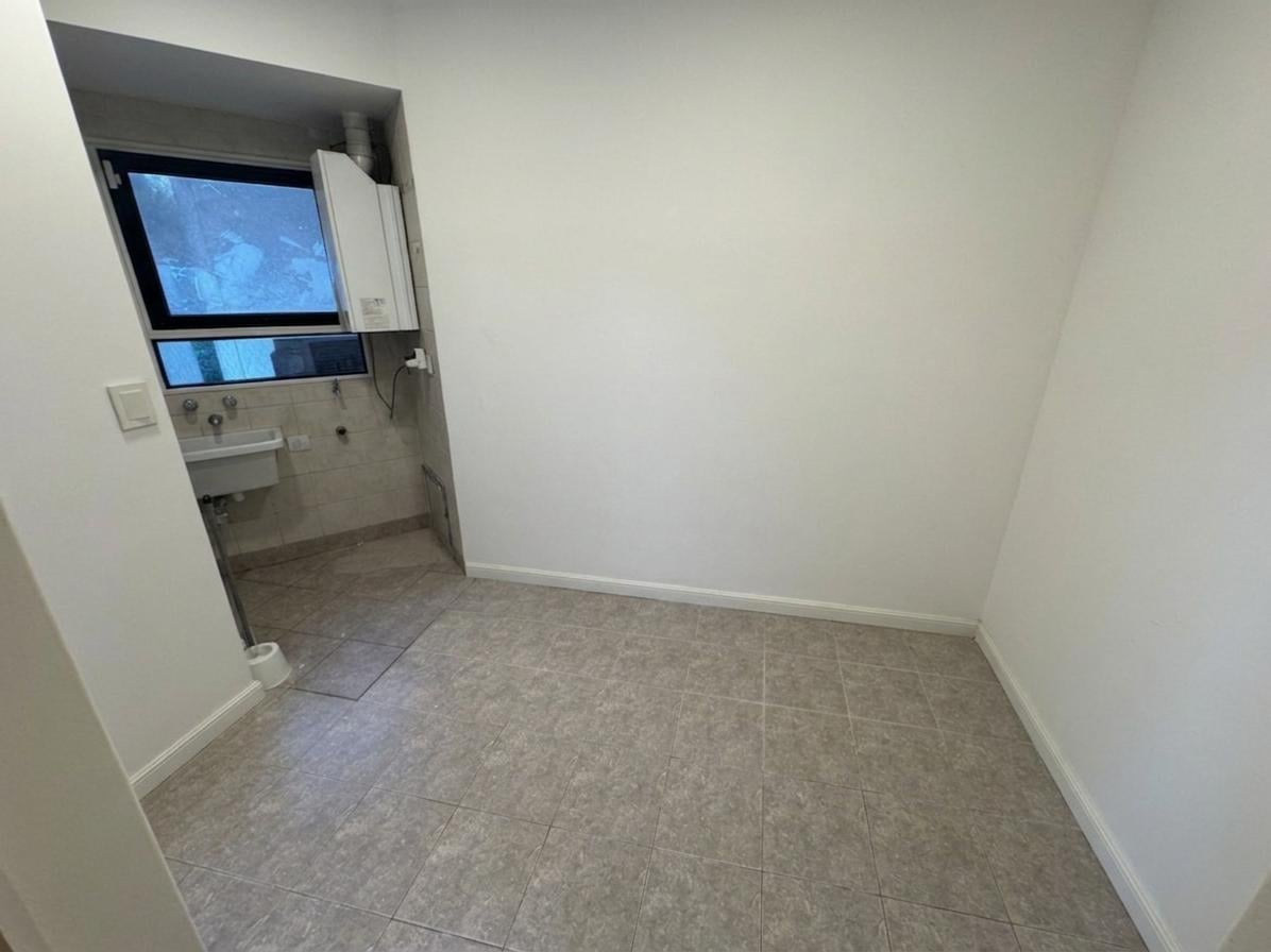 VENTA DEPARTAMENTO 4 AMBIENTES CON BALCON DEPENDENCIA Y COCHERA BELGRANO APTO CREDITO