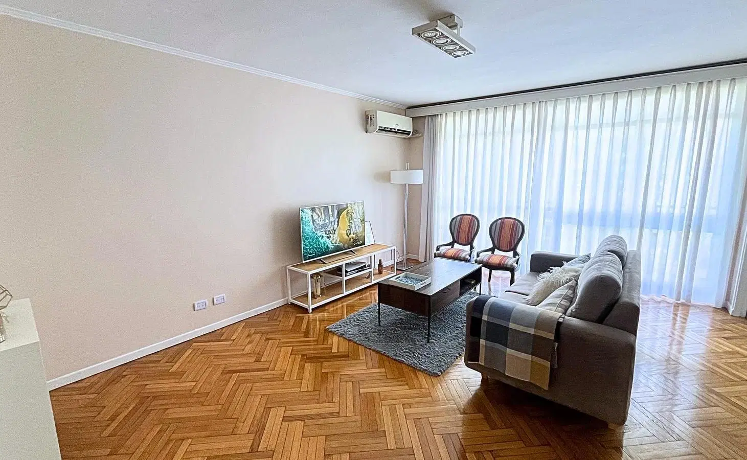 VENTA DEPARTAMENTO 4 AMBIENTES FRENTE BALCON TODO A NUEVO RECOLETA / BARRIO NORTE 4