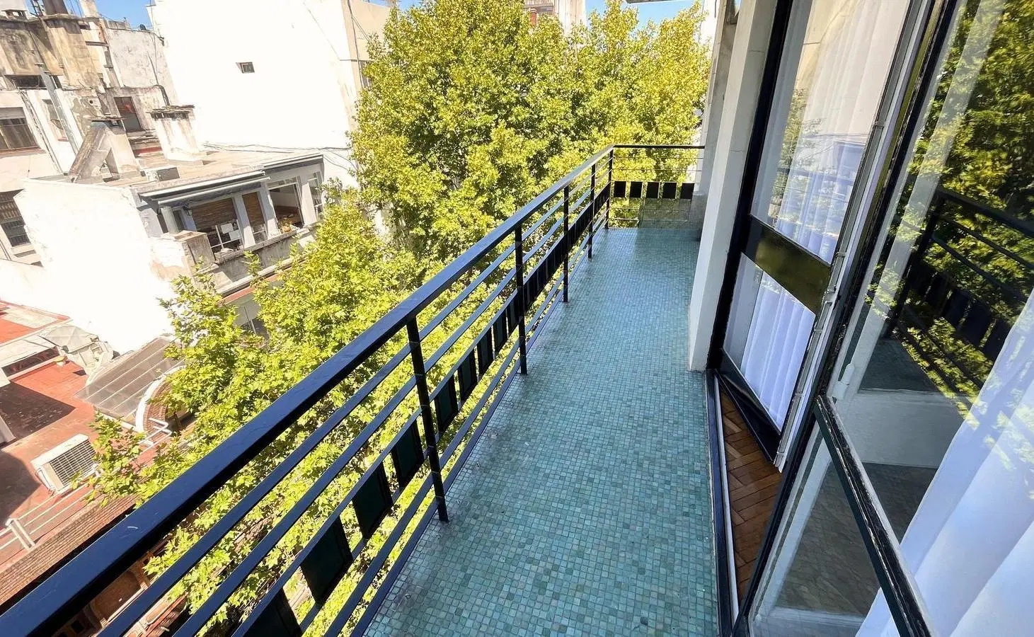 VENTA DEPARTAMENTO 4 AMBIENTES FRENTE BALCON TODO A NUEVO RECOLETA / BARRIO NORTE 5