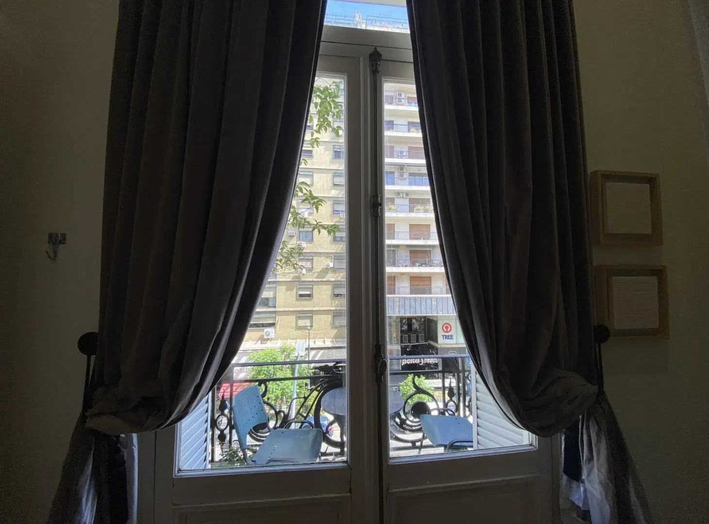 VENTA PISO DE 4 AMBIENTES CON PLAYROOM Y DEPENDENCIA EN RECOLETA 3